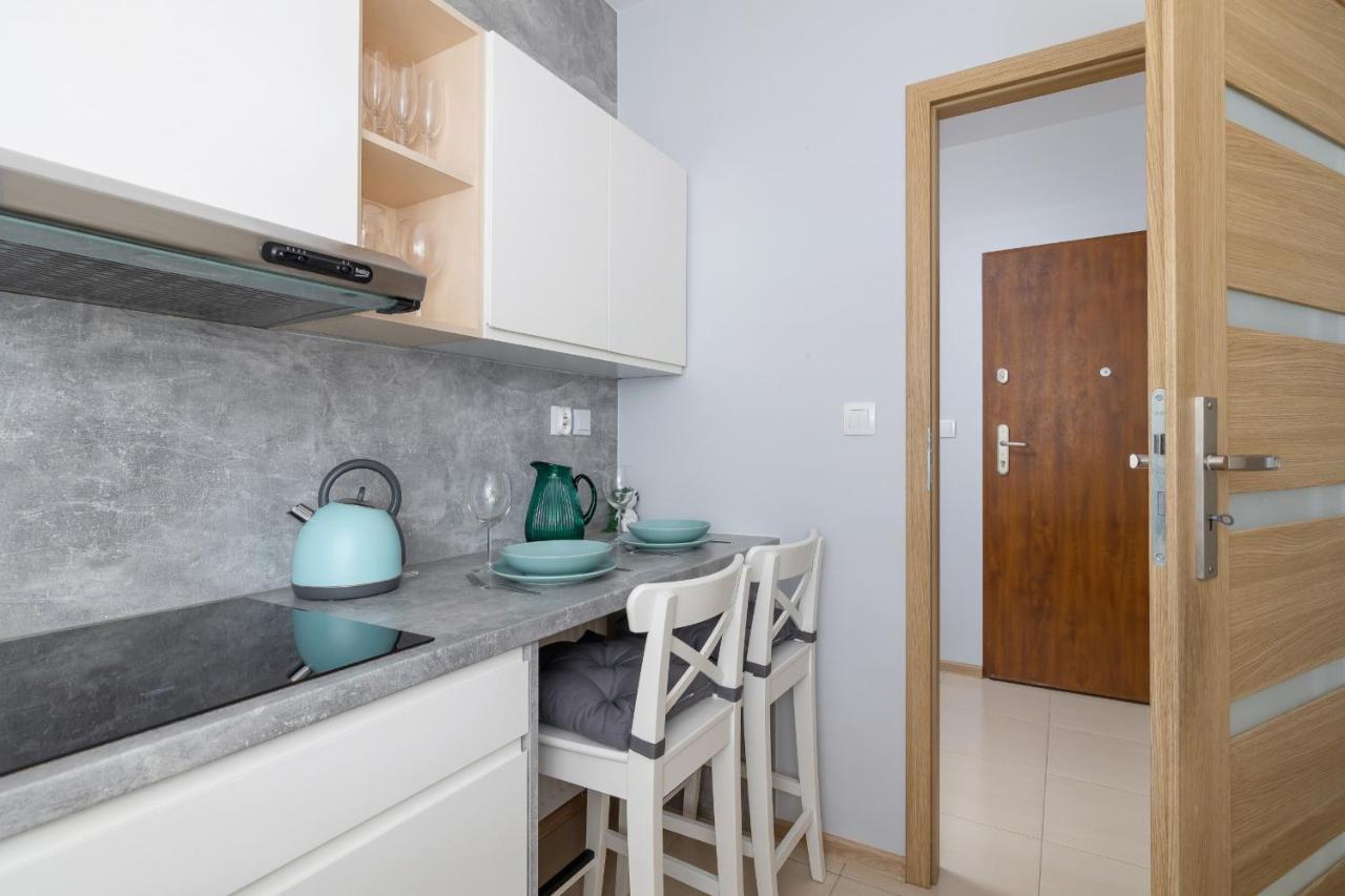 Osiedle Avia Harmonious Apartment With Balcony & Parking Cracow By Renters Prestige Kraków Exteriör bild