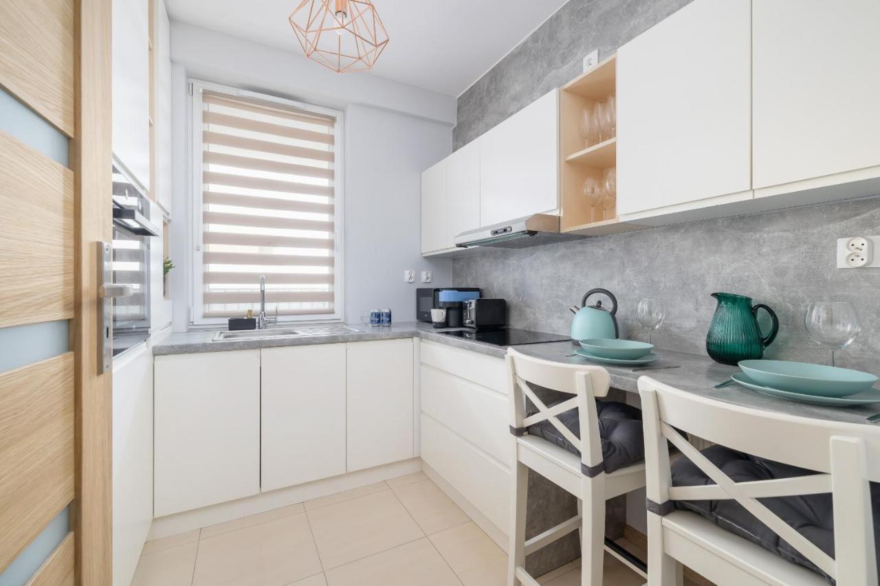 Osiedle Avia Harmonious Apartment With Balcony & Parking Cracow By Renters Prestige Kraków Exteriör bild
