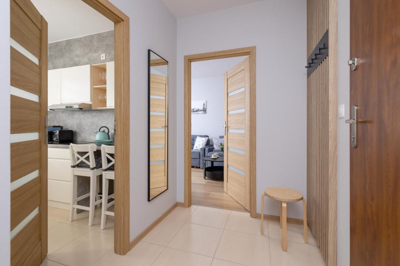 Osiedle Avia Harmonious Apartment With Balcony & Parking Cracow By Renters Prestige Kraków Exteriör bild