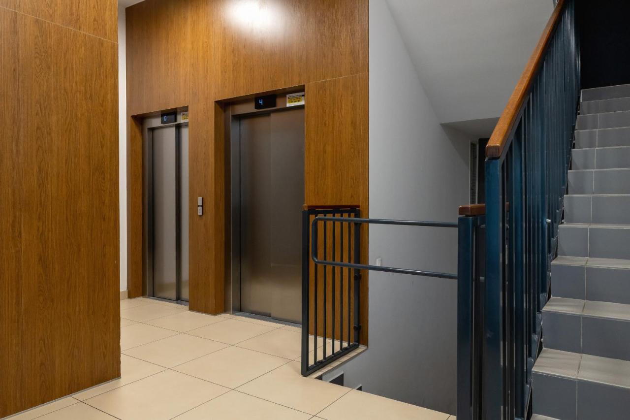 Osiedle Avia Harmonious Apartment With Balcony & Parking Cracow By Renters Prestige Kraków Exteriör bild